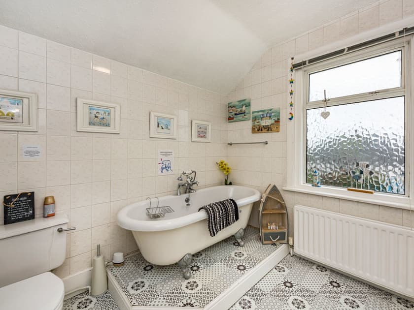 Bathroom | Otters Holt, Pevensey Bay, near Eastbourne
