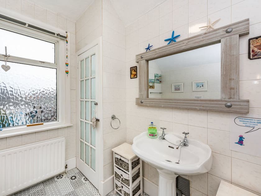 Bathroom | Otters Holt, Pevensey Bay, near Eastbourne