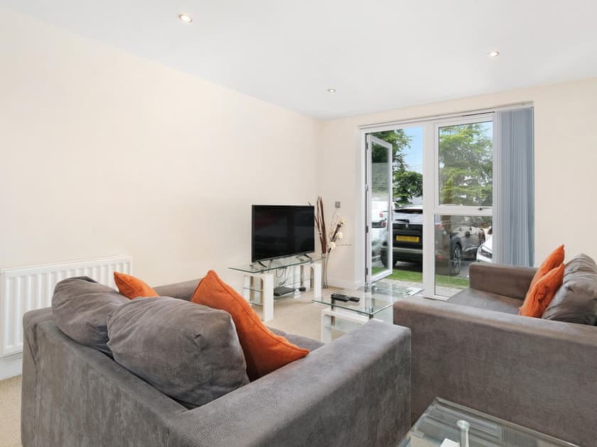 Alder House Serviced Apartment ref UK36038 In Maidenhead Cottages