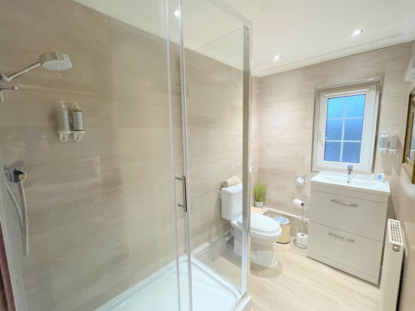 Shower room | Dalgarven Spa House, Kilwinning, near Ayr