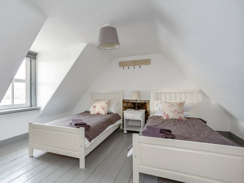 Twin bedroom | Seafield House, Lochinver