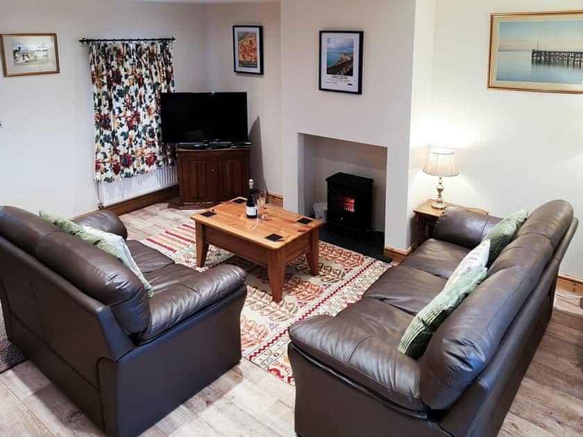 Living room | Beudy Canol - Tyn Lon Isaf, Llangybi, near Pwllheli