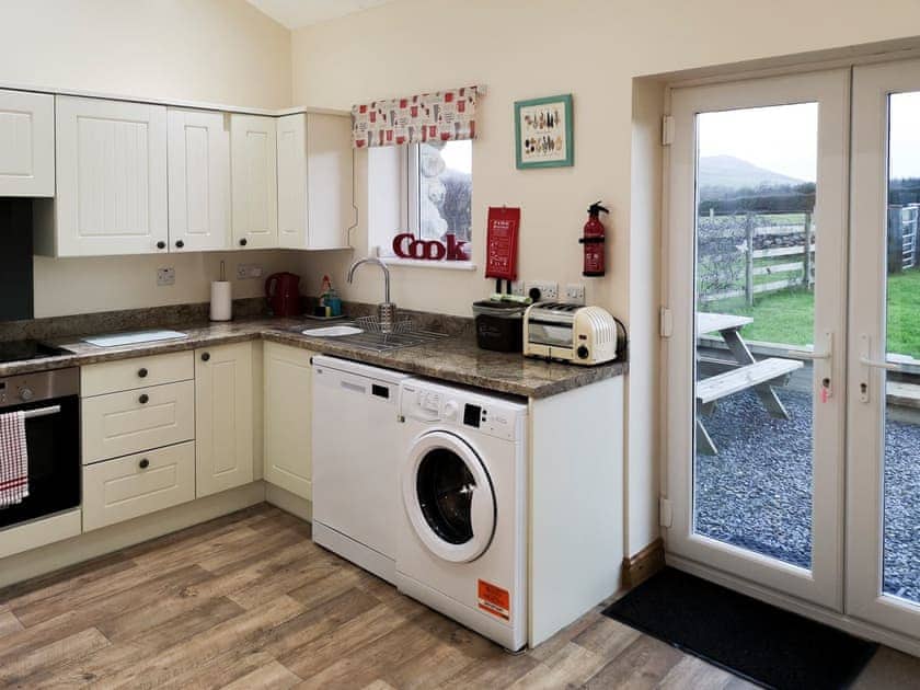 Kitchen | Beudy Canol - Tyn Lon Isaf, Llangybi, near Pwllheli