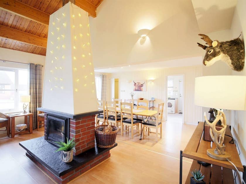 Living room/dining room | Eagle 3 Star - Silverglades Holiday Homes, Aviemore
