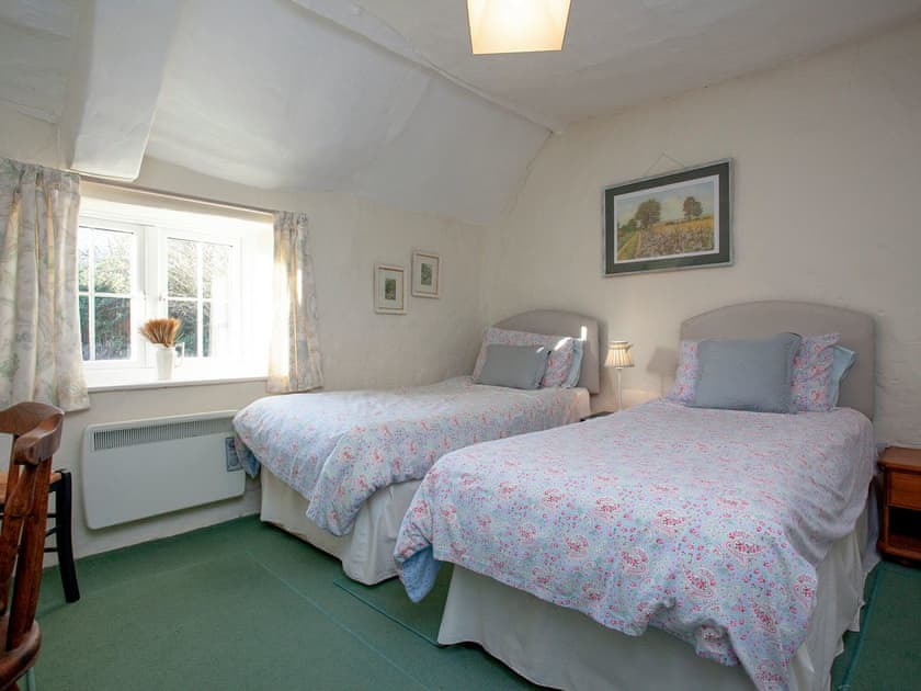 Twin bedroom | Lanes Cottage, Kentisbeare, near Cullompton