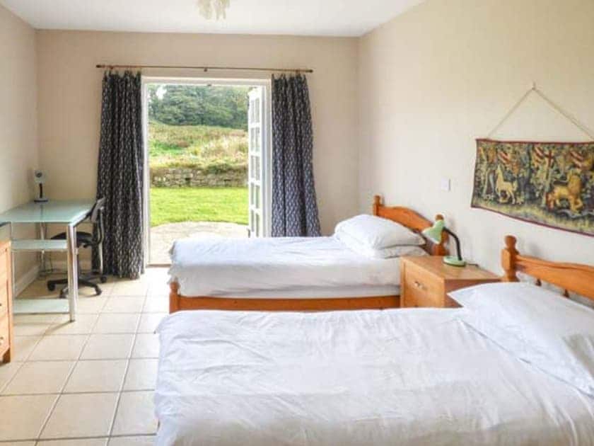 Twin bedroom | Church Cottage, Scleddau