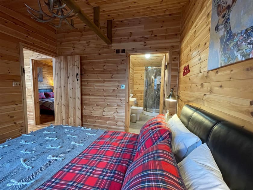 Double bedroom | Berwyn Lodge, Evesham, near Broadway