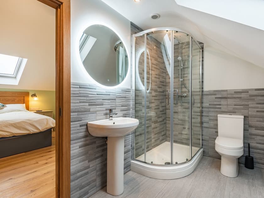 En-suite | Red Kite Lodge - Red Kite Holidays, Tregaron, near Aberystwyth