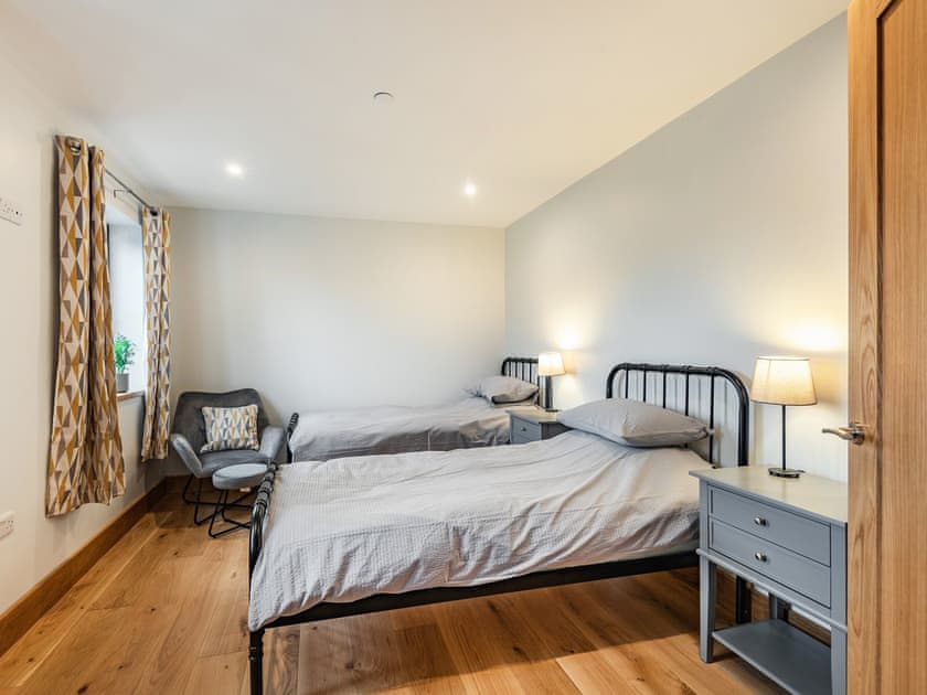 Twin bedroom | Red Kite Lodge - Red Kite Holidays, Tregaron, near Aberystwyth