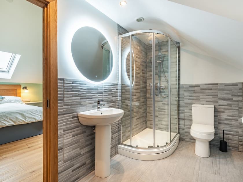 En-suite | Red Kite Lodge - Red Kite Holidays, Tregaron, near Aberystwyth