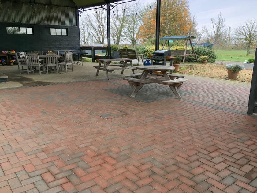 Covered communal recreation space | Swan - Caves Farm Barns, Near Ely