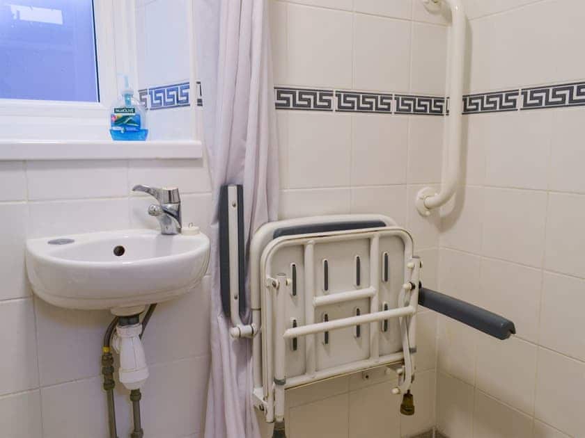 Shower room | Fisherman’s Cottage, Sheringham