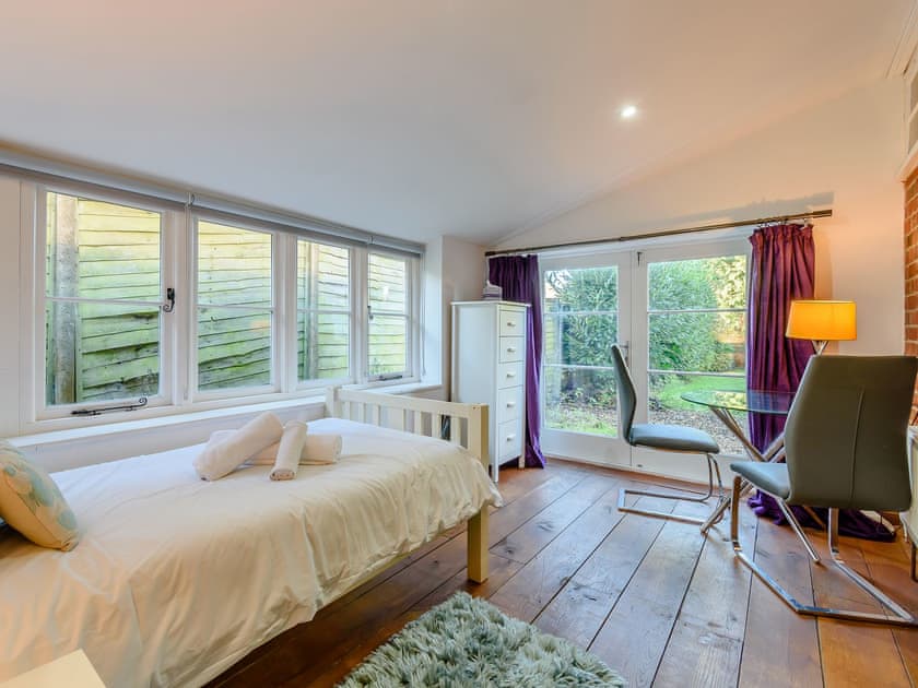 Single bedroom | The Coach House, Sittingbourne
