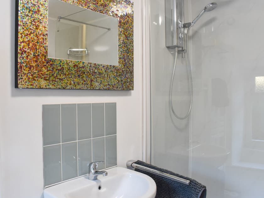 Shower room | Finlay’s Cottage, Pickering