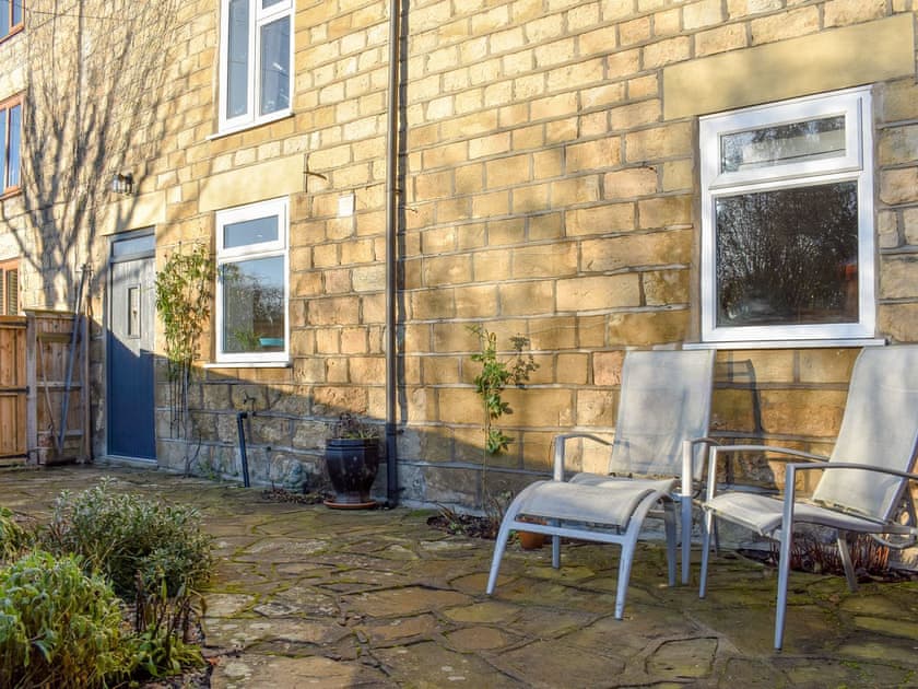 Sitting-out-area | Finlay’s Cottage, Pickering