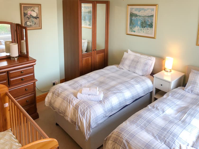 Twin bedroom | Casa Nostro, Wooler