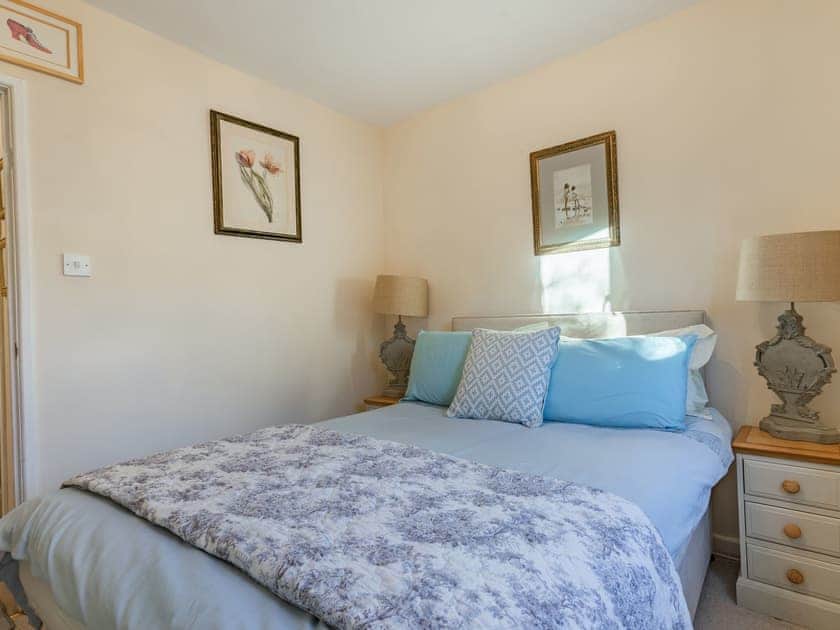 Double bedroom | Wren’s Nest, Moreton-in-Marsh