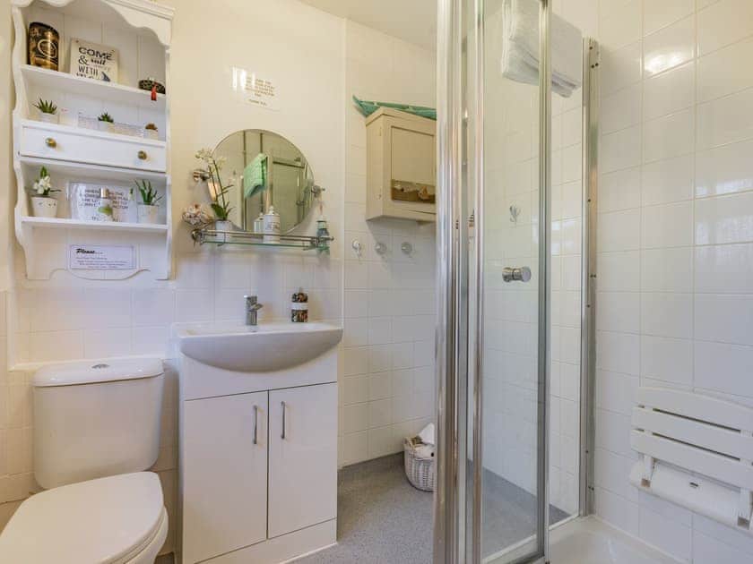 Shower room | Wren’s Nest, Moreton-in-Marsh