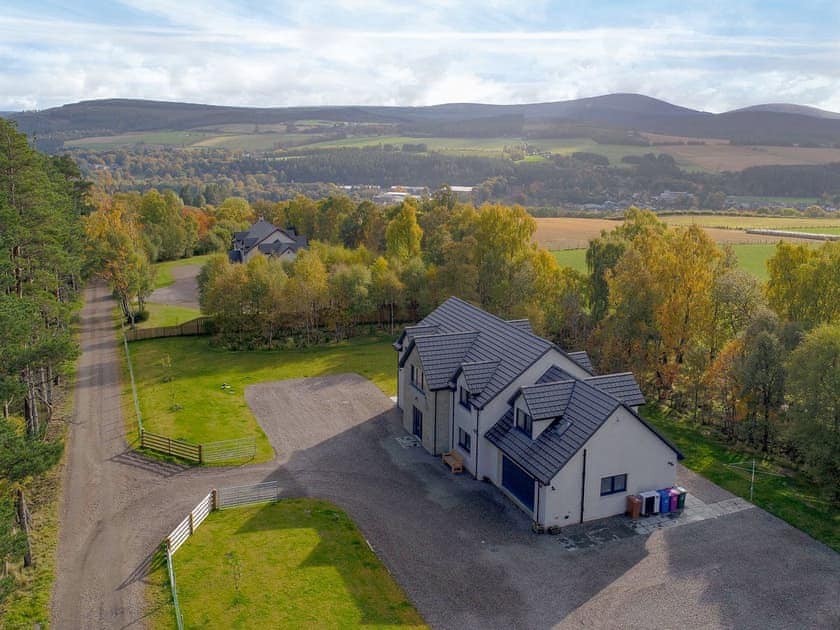Setting | Strathclaggan, Craigellachie