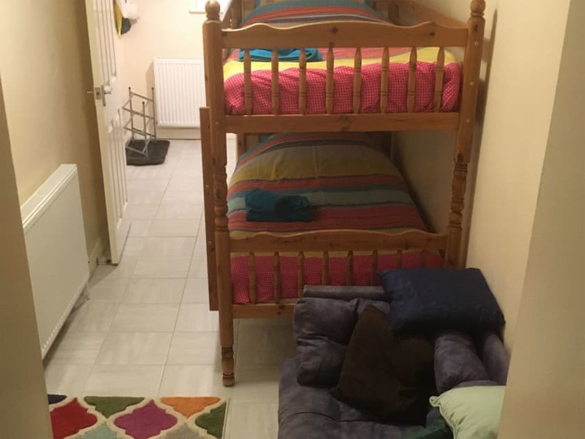 Bunk bedroom | Flat 1 Portman House, Shanklin