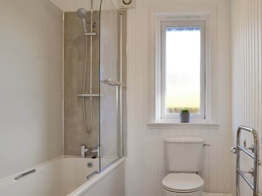 Bathroom | Sparrow’s Nest - Glendowlin Lodges, Yanwath, near Penrith