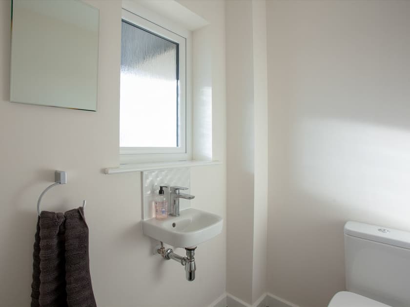 Bathroom | Number 11, Mawgan Porth