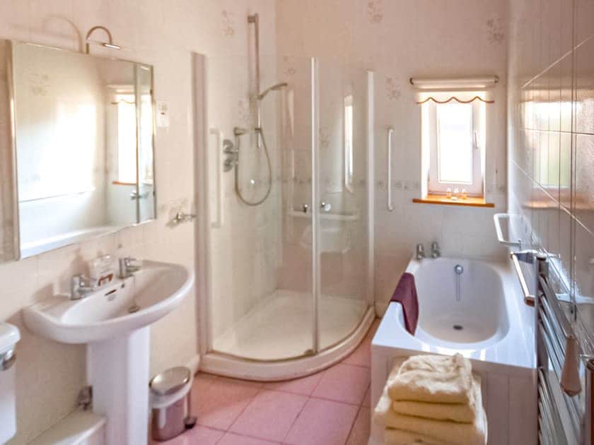 Bathroom | Greyfield Farm - Byre Cottage - Greyfield Cottages, High Littleton