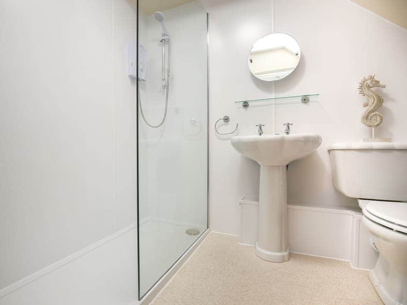 Shower room | Lindisfarne Cottage - Town Farm Cottages, Beadnell