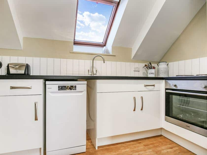 Kitchen | The Stable Loft - Town Farm Cottages, Beadnell