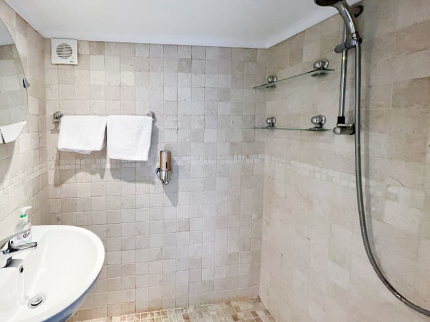 En-suite | South Parade Mansions, Bristol