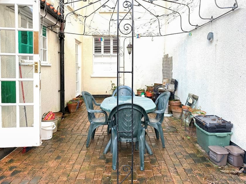 Courtyard | South Parade Mansions, Bristol