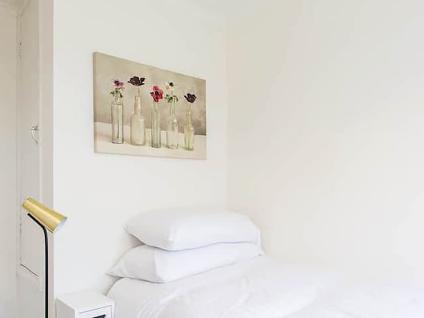 Single bedroom | The Chippings, Stapleton