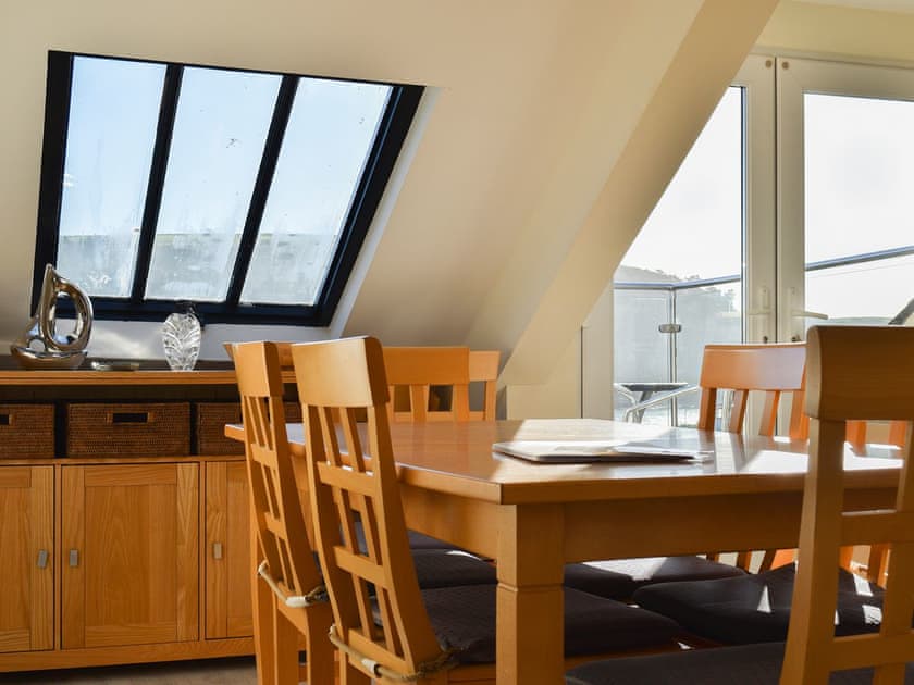 Great dining area with lots of natural light | Upper Sheldon House, Salcombe