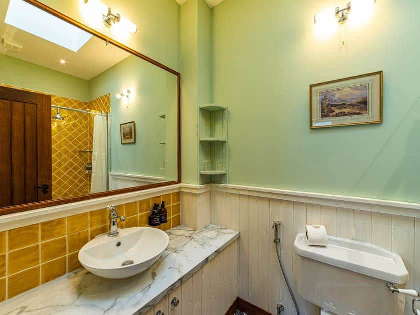 Shower room | Drover’s Den - Black Sheep Collection, Letter Finlay, near Spean Bridge