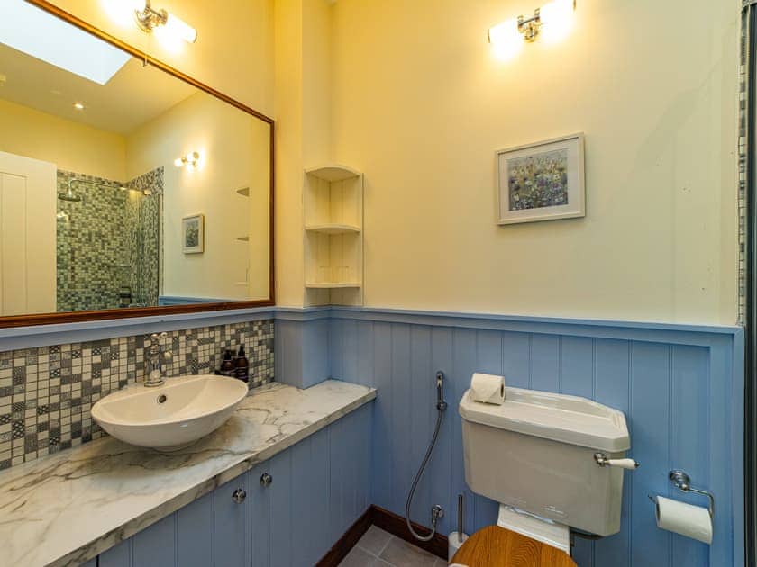 Shower room | Pebble Shore - Black Sheep Collection, Letter Finlay, near Spean Bridge
