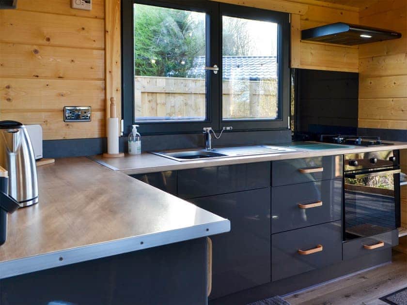 Kitchen | Evergreen Lodge at Kingfisher Lakes, Brandesburton
