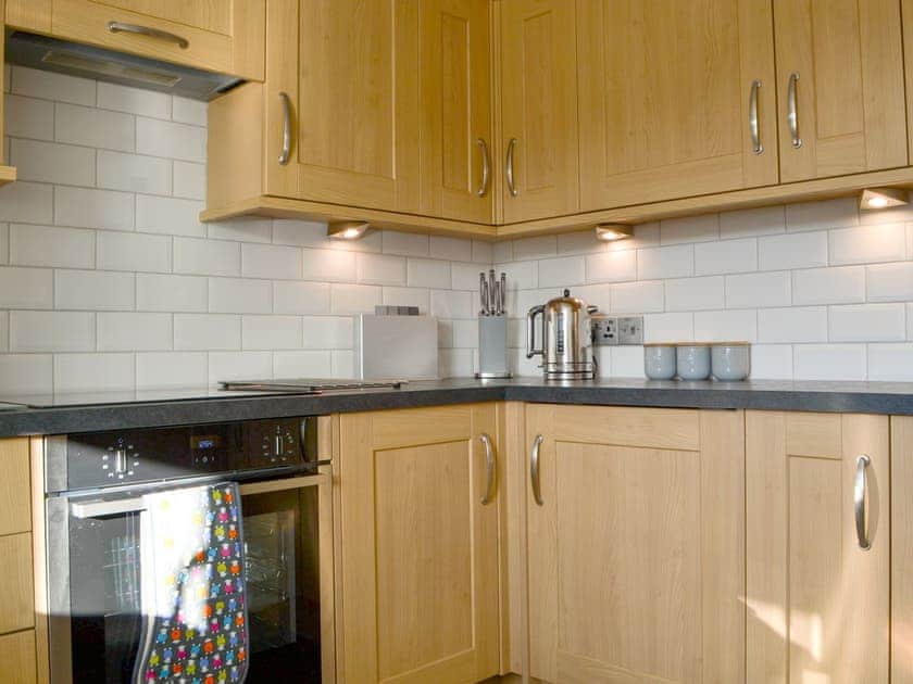 Kitchen | Wise Cottage - Great Grove Apartments, Keswick