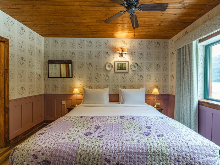 Master bedroom | Heather and Thistle - Black Sheep Collection, Letter Finlay, near Spean Bridge
