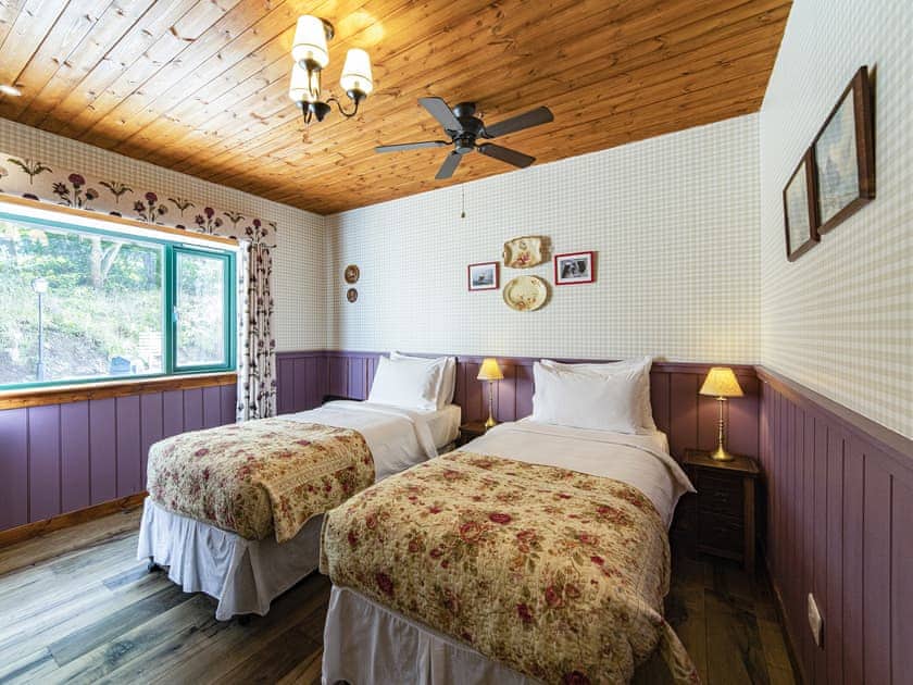 Twin bedroom | Heather and Thistle - Black Sheep Collection, Letter Finlay, near Spean Bridge