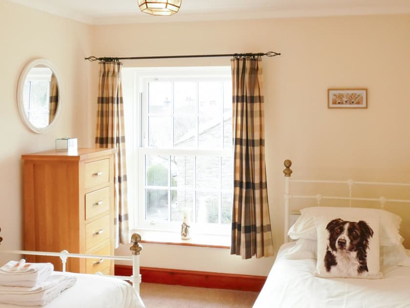 Twin bedroom | Sweet Pea Cottage, Redmire, near Leyburn
