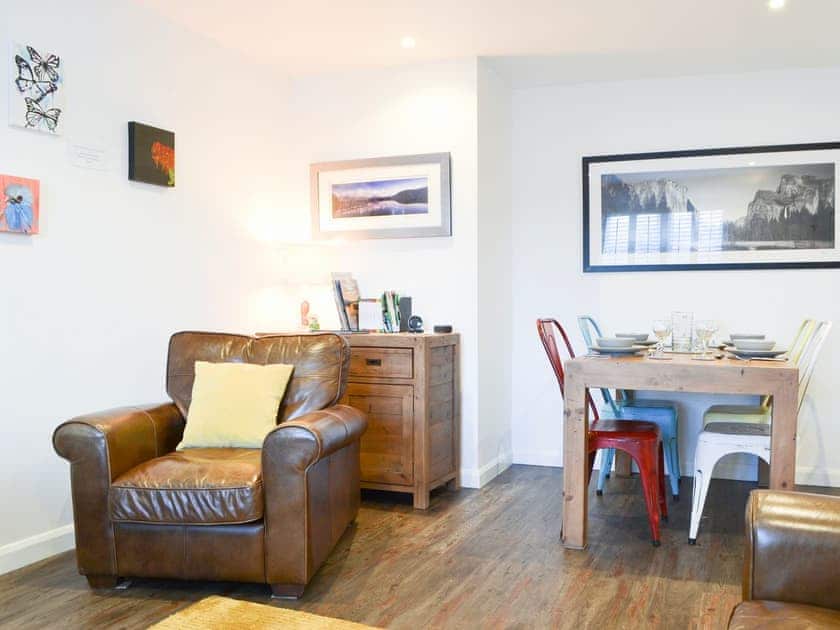 Living room/dining room | 4 Howrah’s Court - Greta Grove Apartments, Keswick