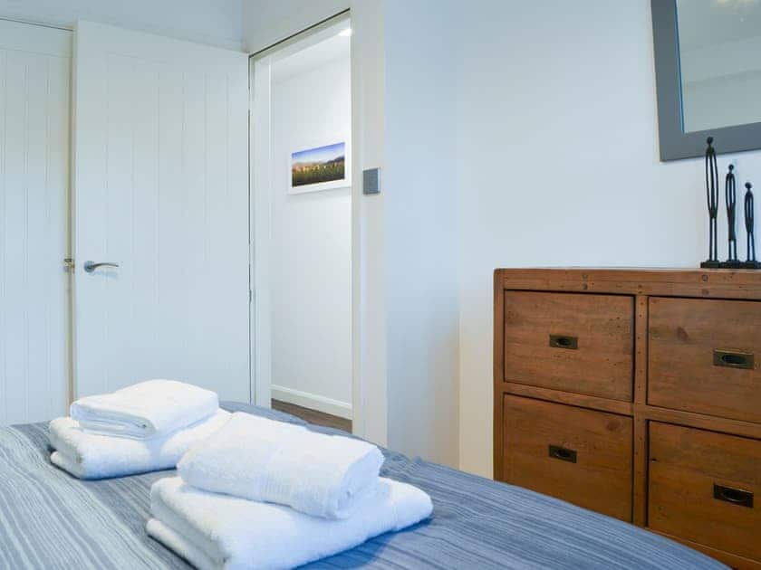 Double bedroom | 4 Howrah’s Court - Greta Grove Apartments, Keswick