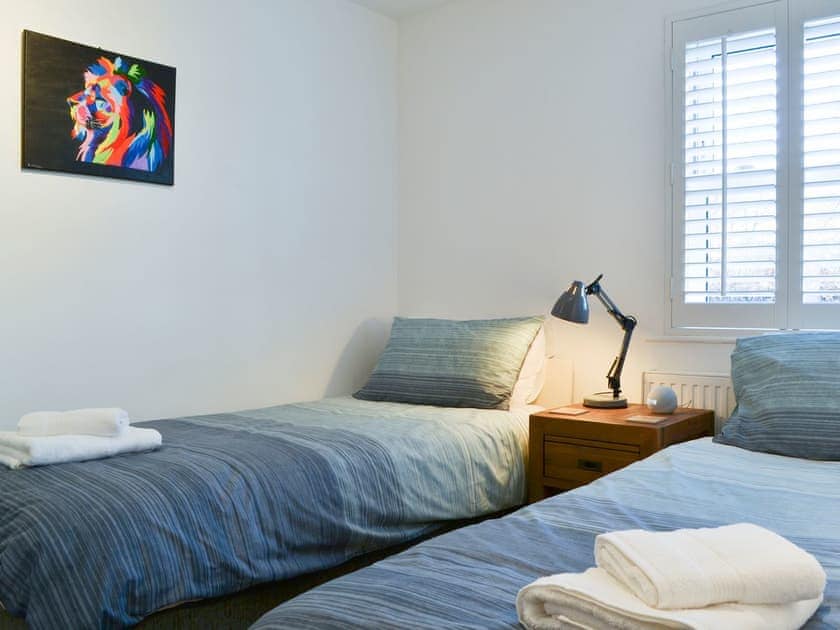 Twin bedroom | 4 Howrah’s Court - Greta Grove Apartments, Keswick