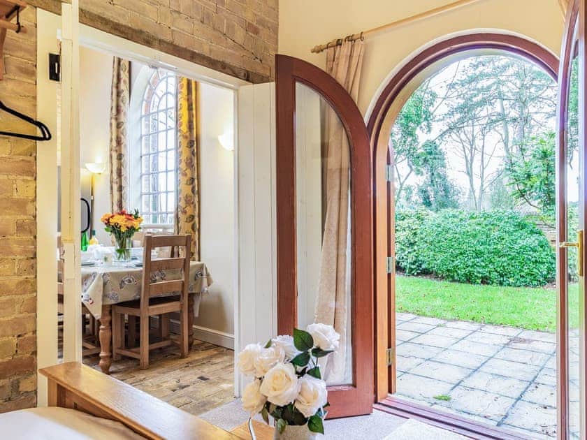 Double bedroom | Stearn Cottage - Stowlangtoft Estate, Bury St. Edmunds
