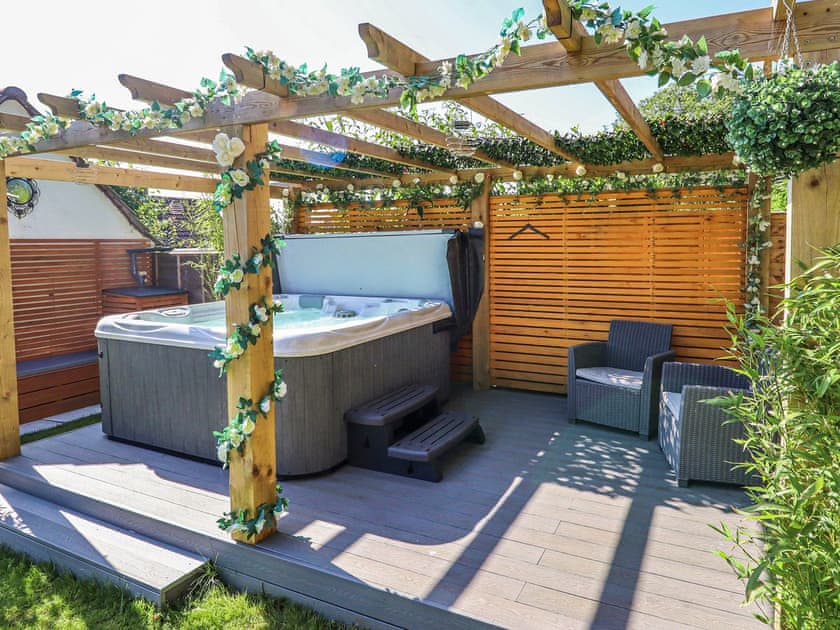 Hot tub | Sea Breeze, Cowes