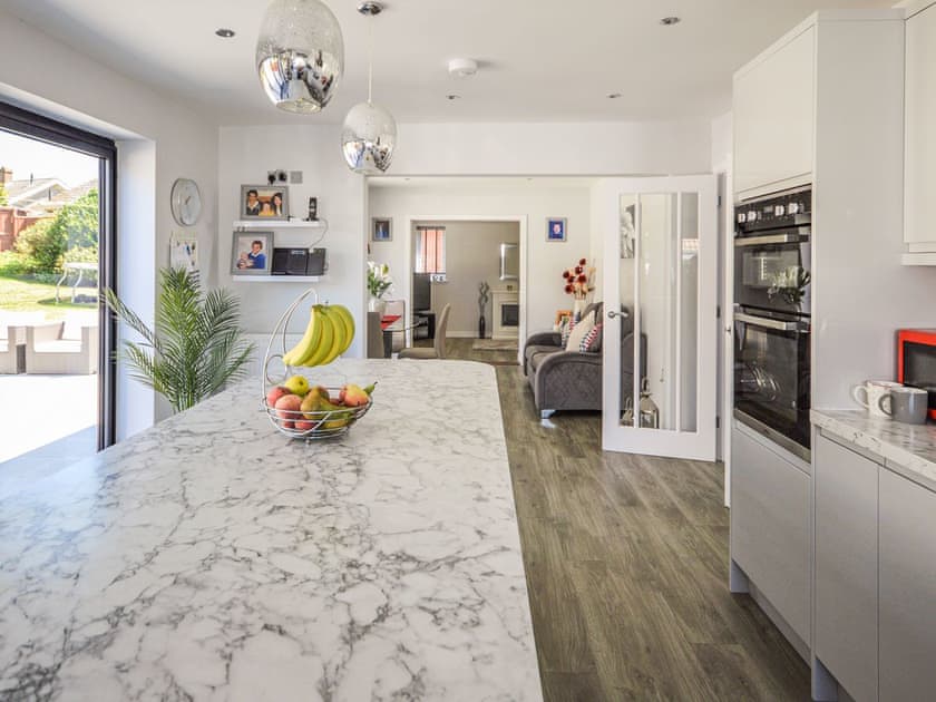 Kitchen | Sea Breeze, Cowes