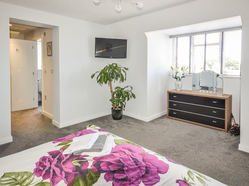 Double bedroom | Sea Breeze, Cowes