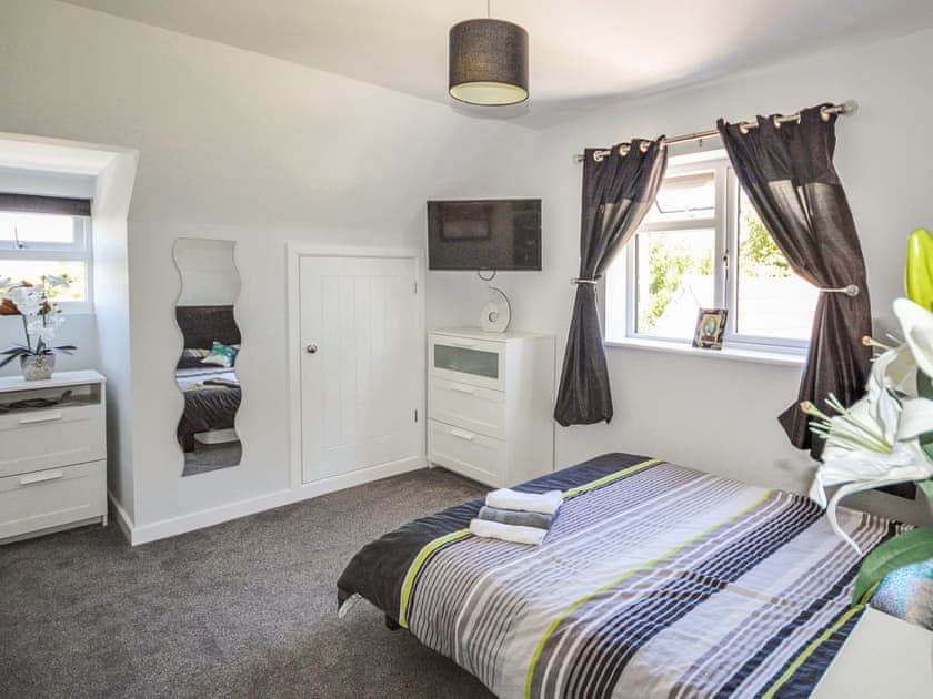 Double bedroom | Sea Breeze, Cowes