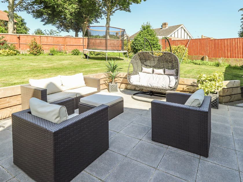 Sitting-out-area | Sea Breeze, Cowes