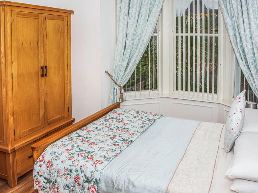 Double bedroom | Apartment 3 - Cosy Llandudno Apartments, Llandudno